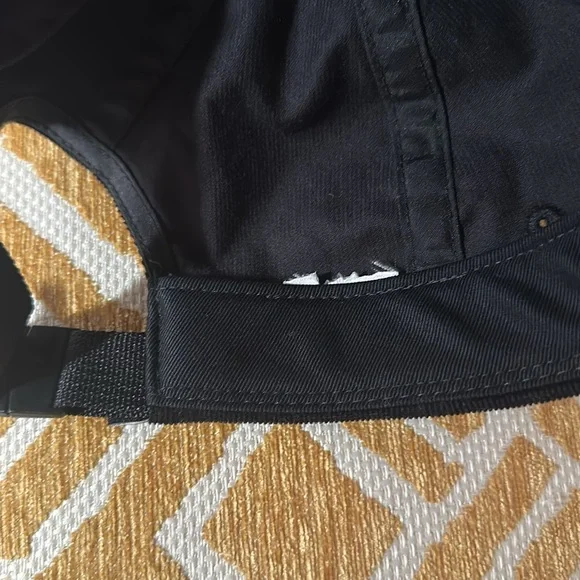 (unisex) VANS Hat with 🙂🍄 logo - Picture 9 of 9